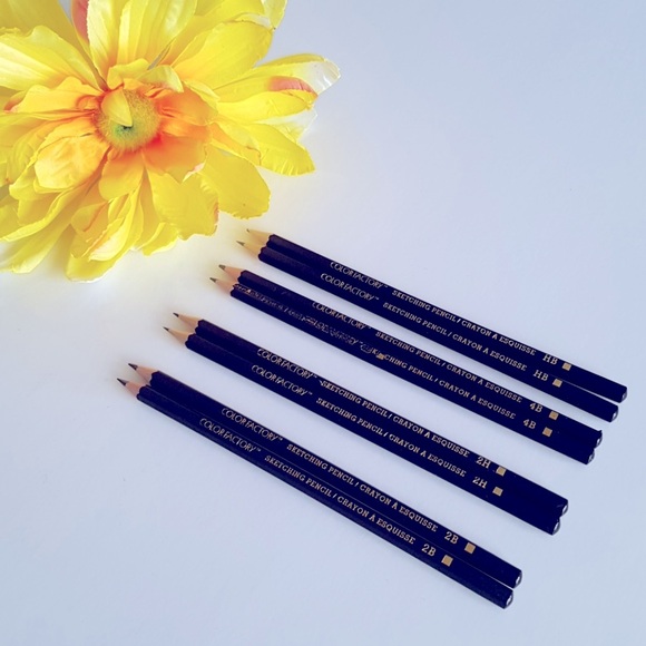 8 Sketching Pencils (4 Sizes) to Write or Draw - Picture 4 of 4